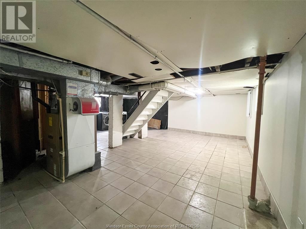 1070 CAMPBELL Image 30
