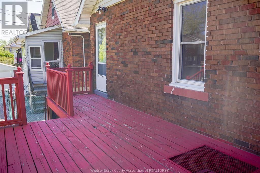 1070 CAMPBELL Image 35