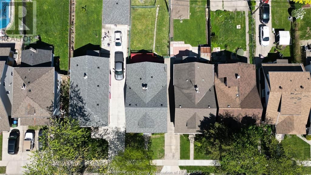 1070 CAMPBELL Image 37