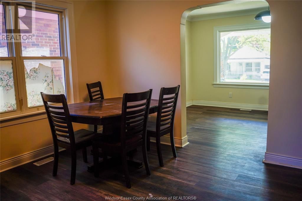 1070 CAMPBELL Image 6