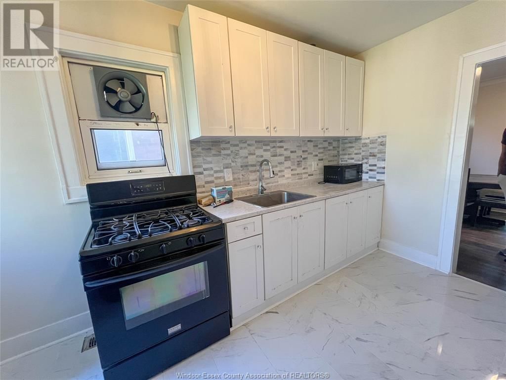 1070 CAMPBELL Image 9