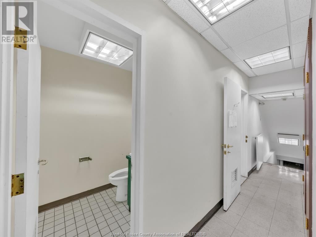 401 OUELLETTE AVENUE Image 21