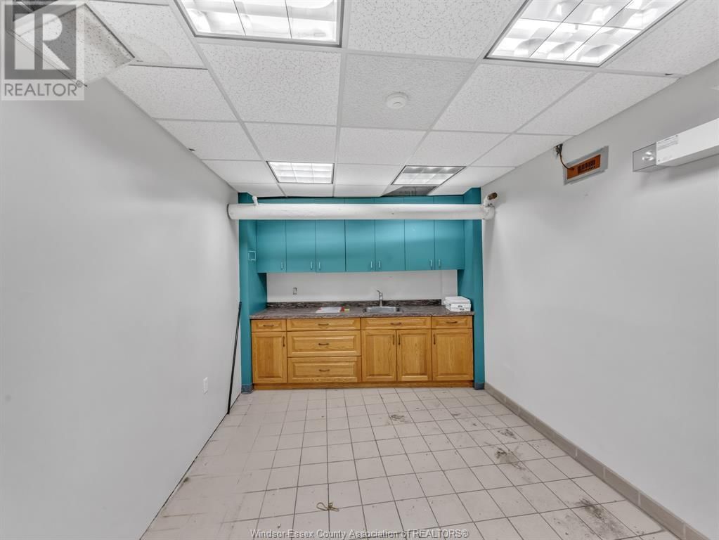 401 OUELLETTE AVENUE Image 23