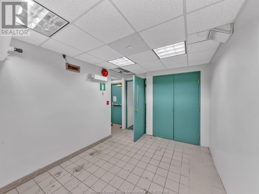 401 OUELLETTE AVENUE Image 24