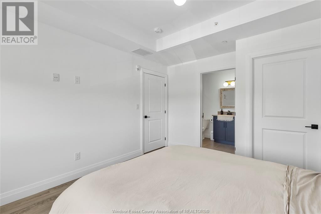320 - 3817 HOWARD AVENUE Image 16