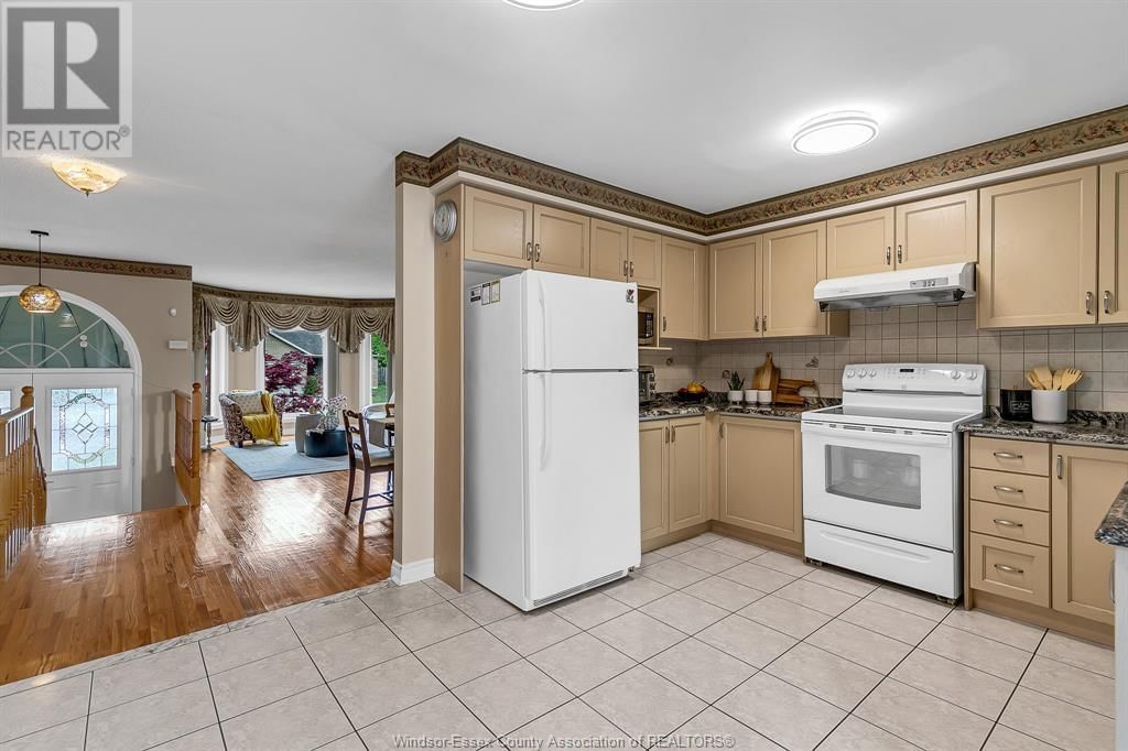 232 EVELEIGH CRESCENT Image 13