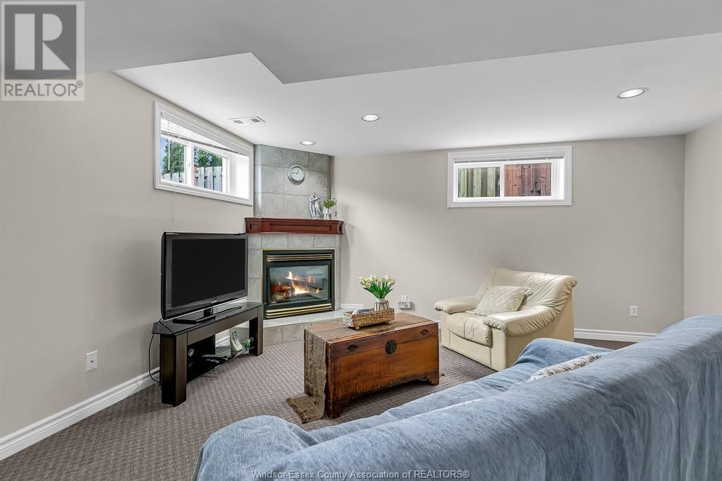232 EVELEIGH CRESCENT Image 24