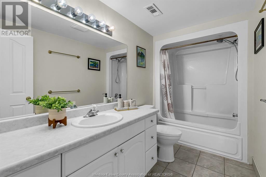 232 EVELEIGH CRESCENT Image 27