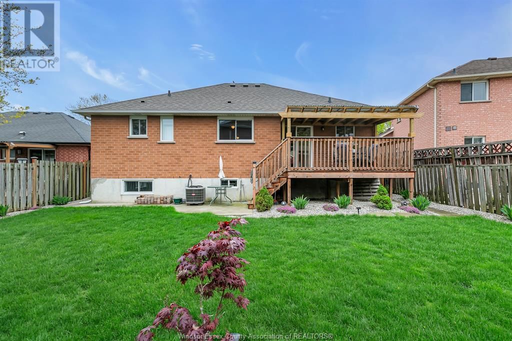 232 EVELEIGH CRESCENT Image 29