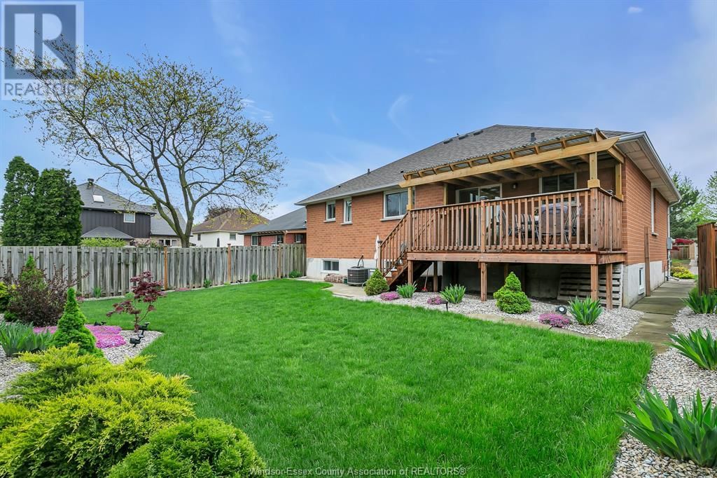 232 EVELEIGH CRESCENT Image 32