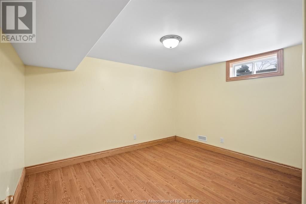 393 LENORE Image 11