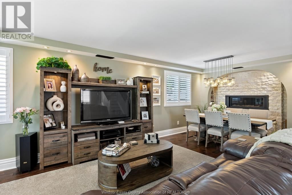 794 ERIE SHORES Image 17