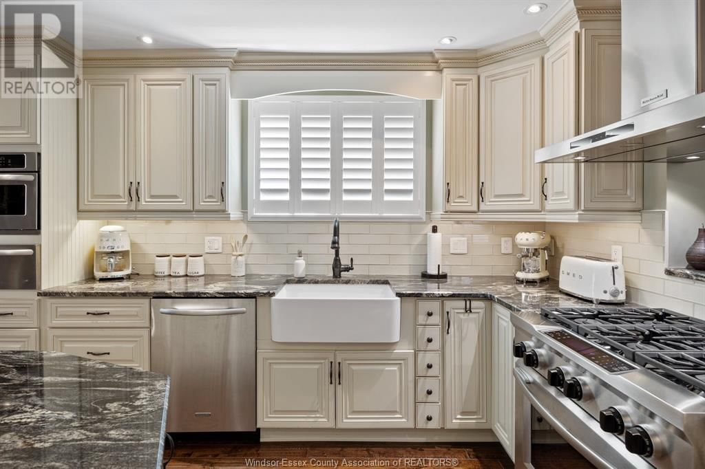 794 ERIE SHORES Image 25