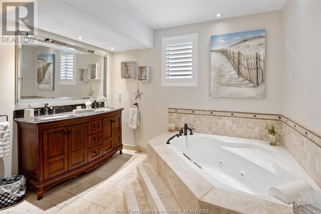 794 ERIE SHORES Image 33