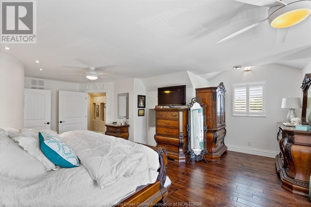 794 ERIE SHORES Image 34
