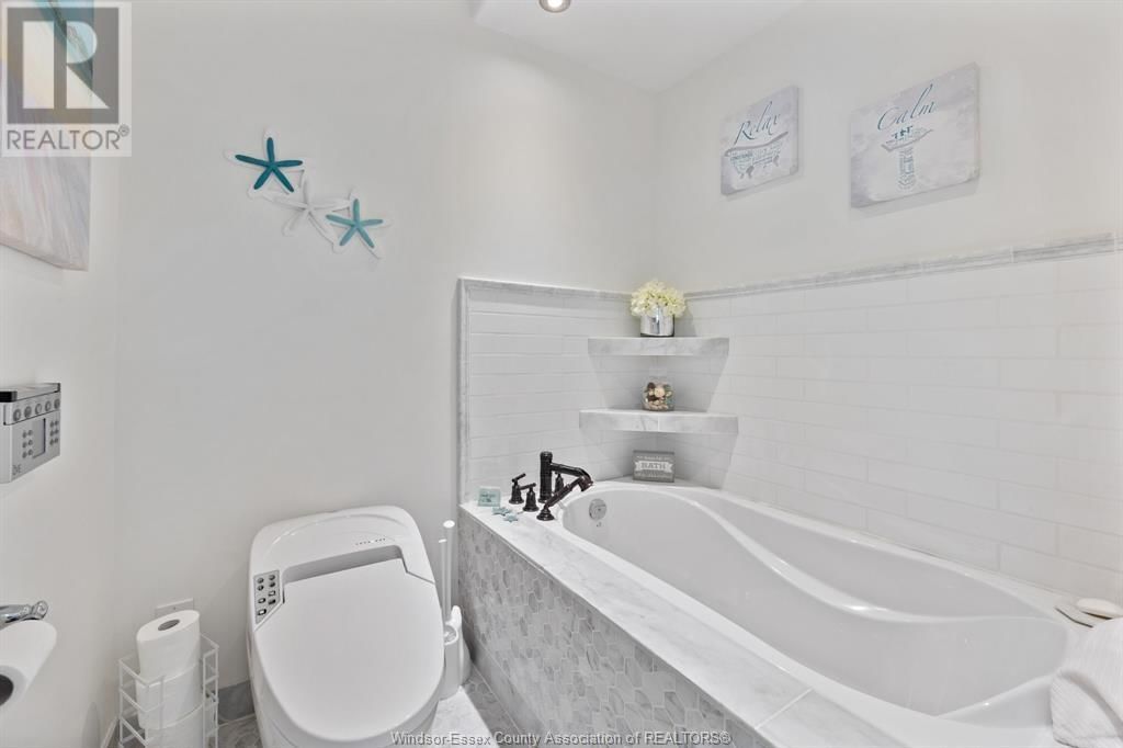 794 ERIE SHORES Image 42