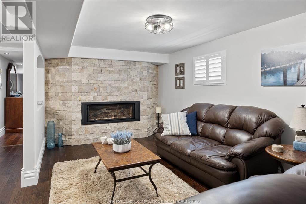 794 ERIE SHORES Image 50