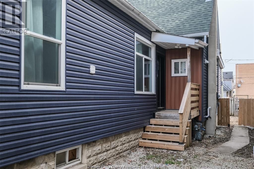 588 CARON AVENUE Image 3