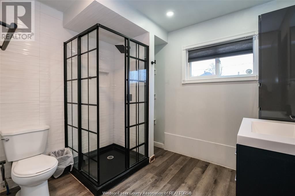 588 CARON AVENUE Image 5