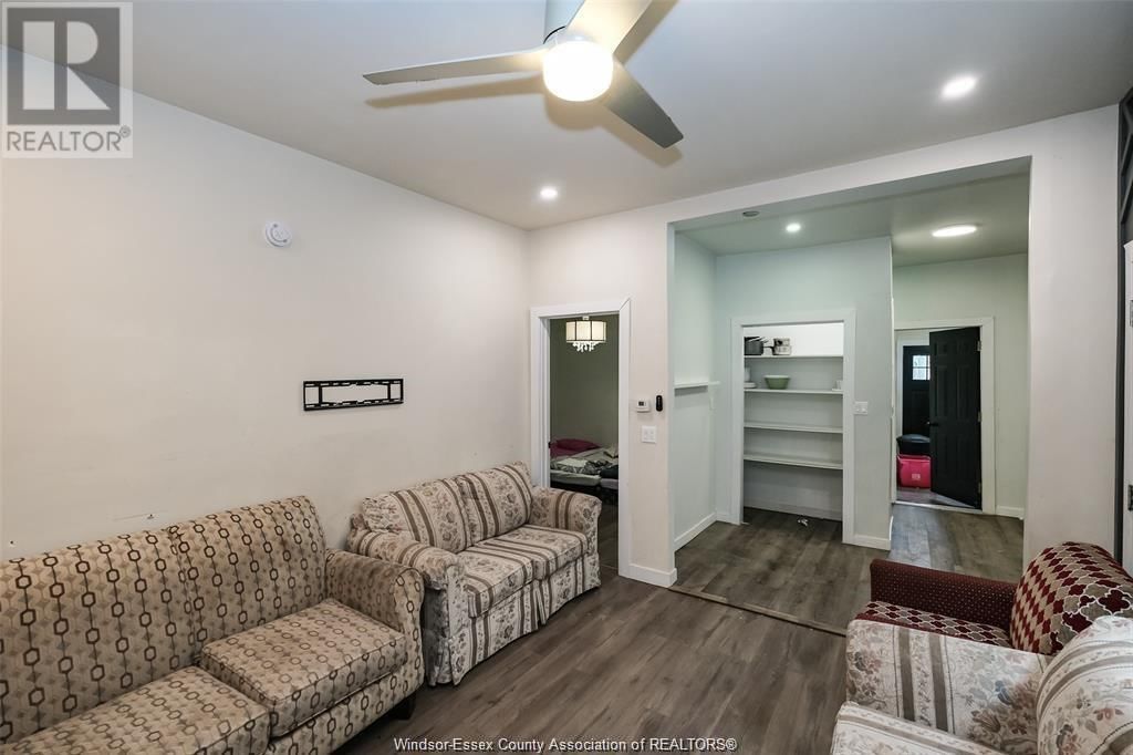 588 CARON AVENUE Image 7