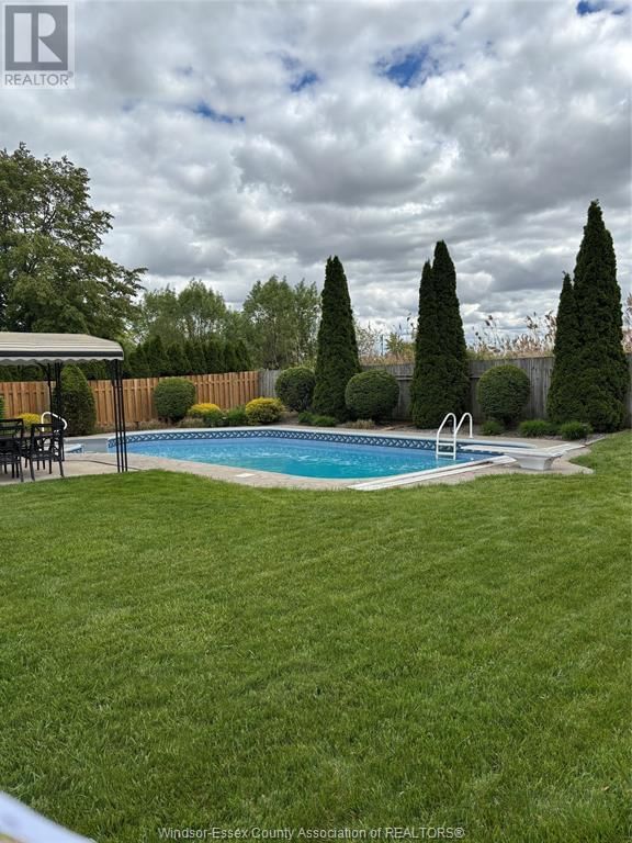589 DRESDEN PLACE Image 19