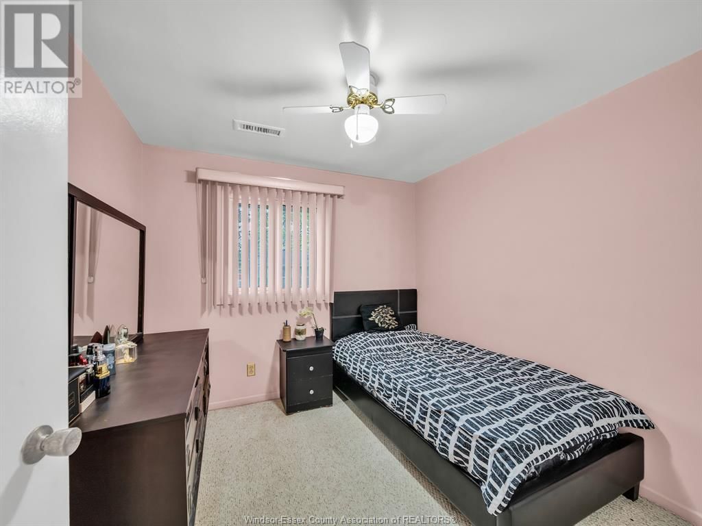 35 - 2870 MEADOWBROOK LANE Image 16