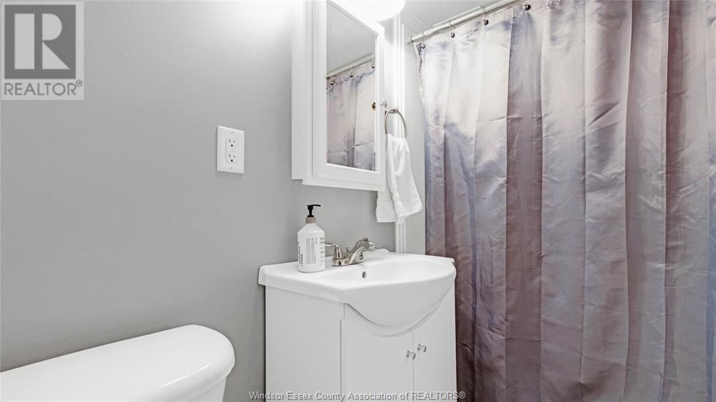 1215 DOT AVENUE Image 23