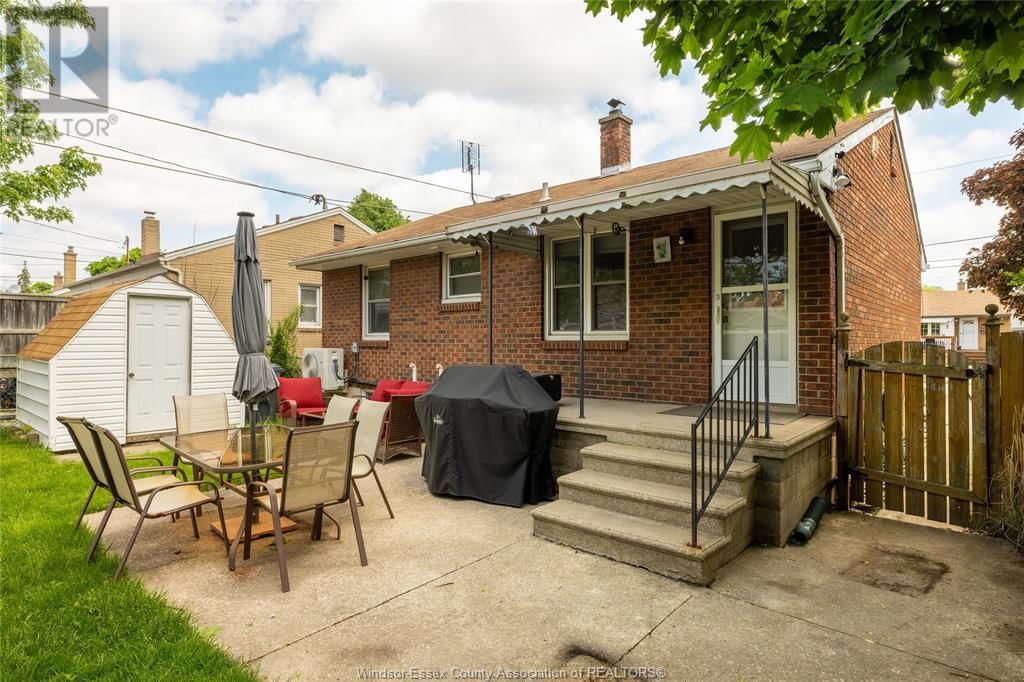 1215 DOT AVENUE Image 24