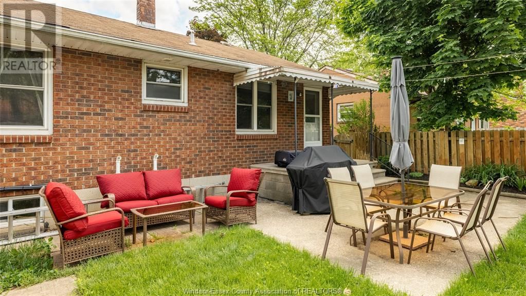 1215 DOT AVENUE Image 29