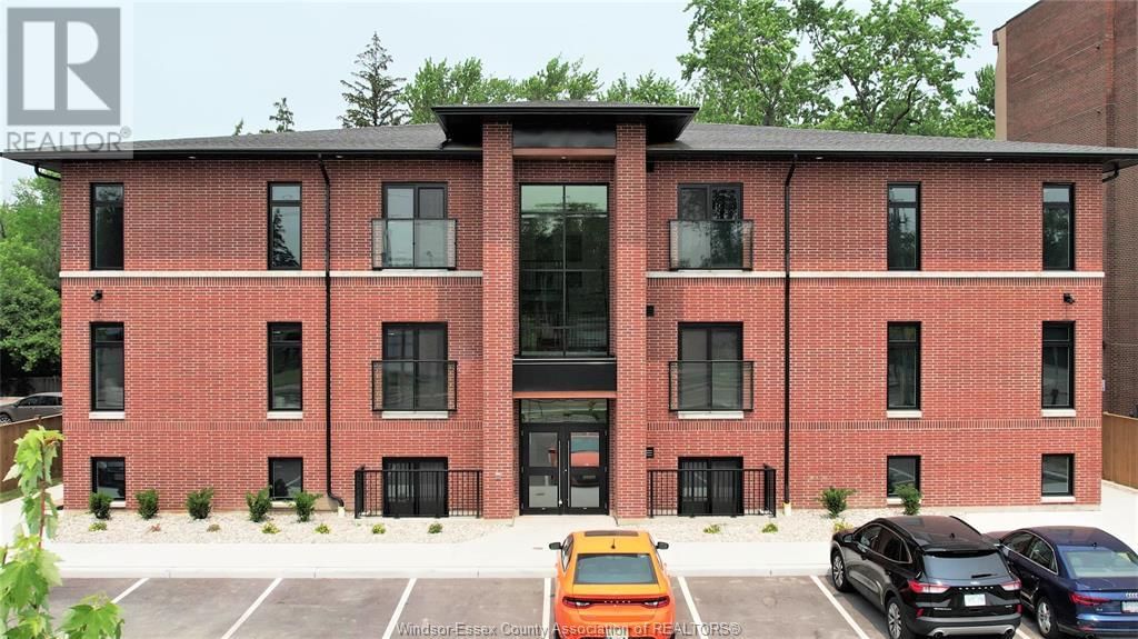 301 - 6550 WYANDOTTE STREET EAST Image 3