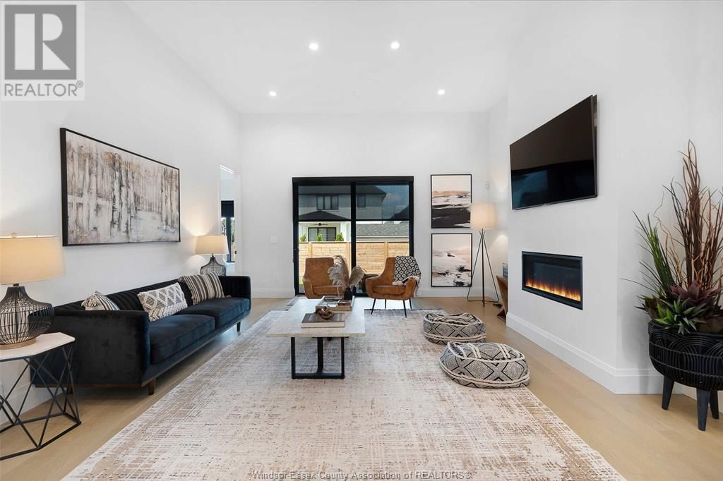 572 LILY MAC BOULEVARD Image 18