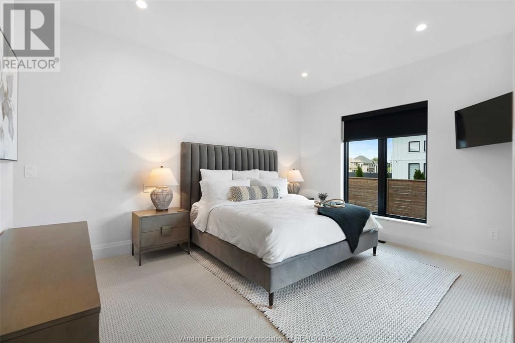 572 LILY MAC BOULEVARD Image 24