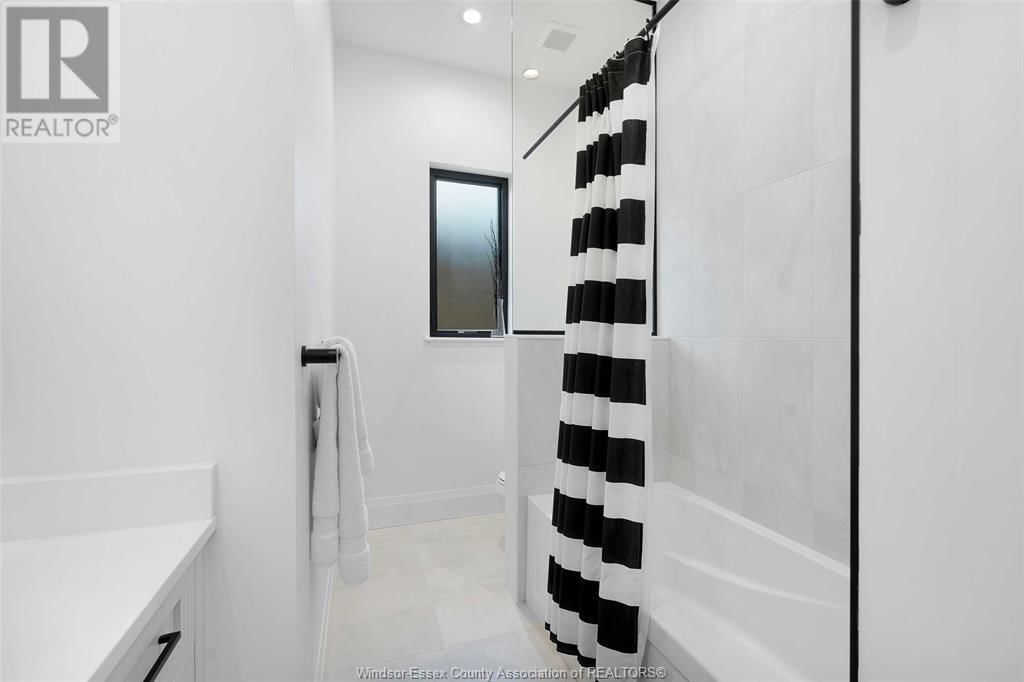 572 LILY MAC BOULEVARD Image 33