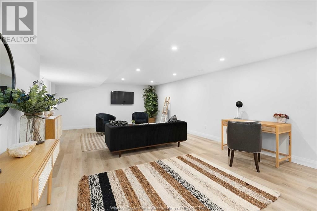572 LILY MAC BOULEVARD Image 39