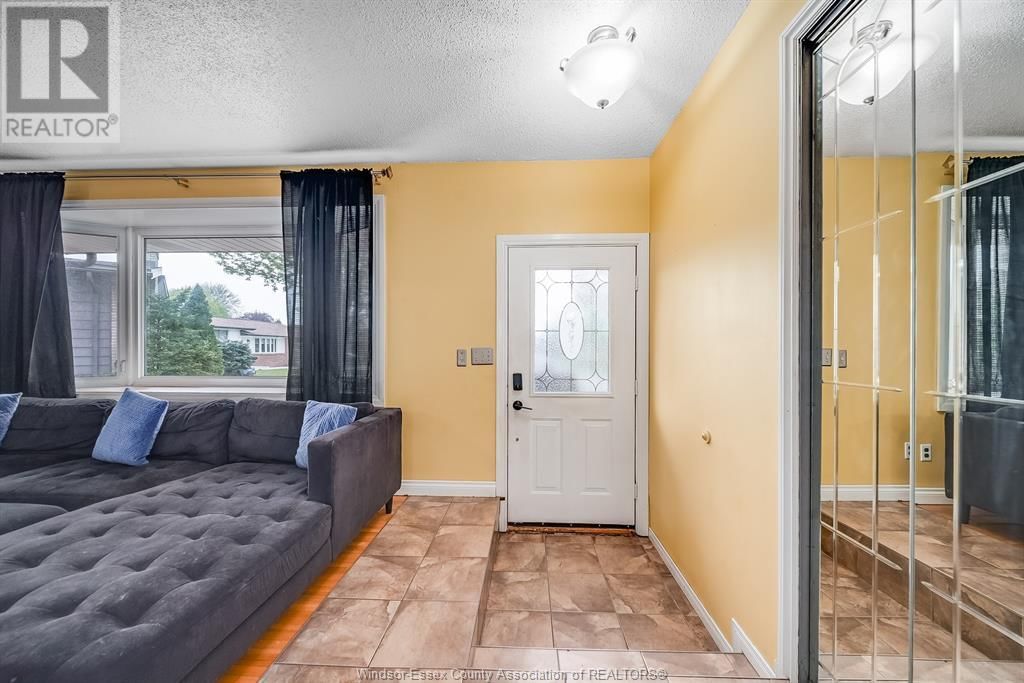 3990 MYRTLE AVENUE Image 11