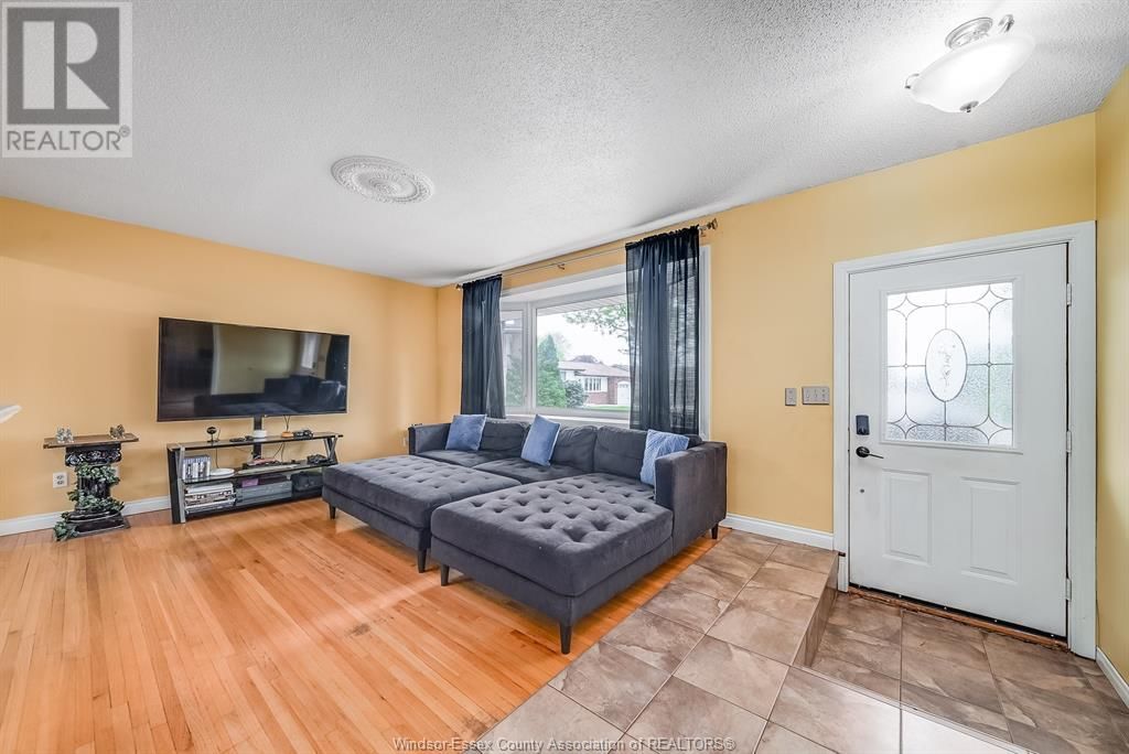 3990 MYRTLE AVENUE Image 12