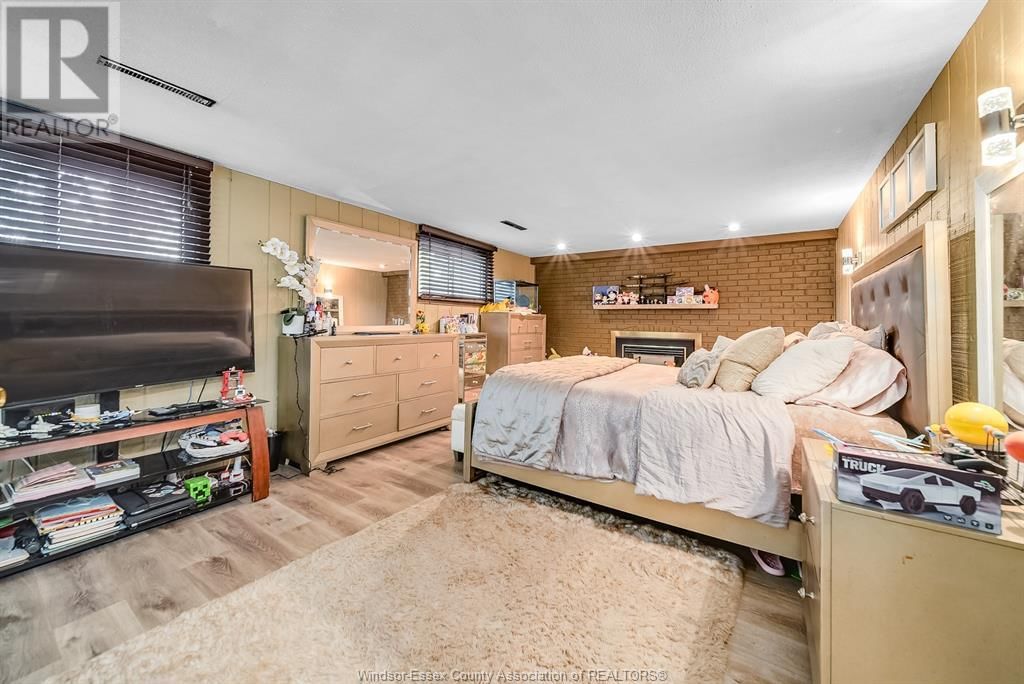3990 MYRTLE AVENUE Image 32