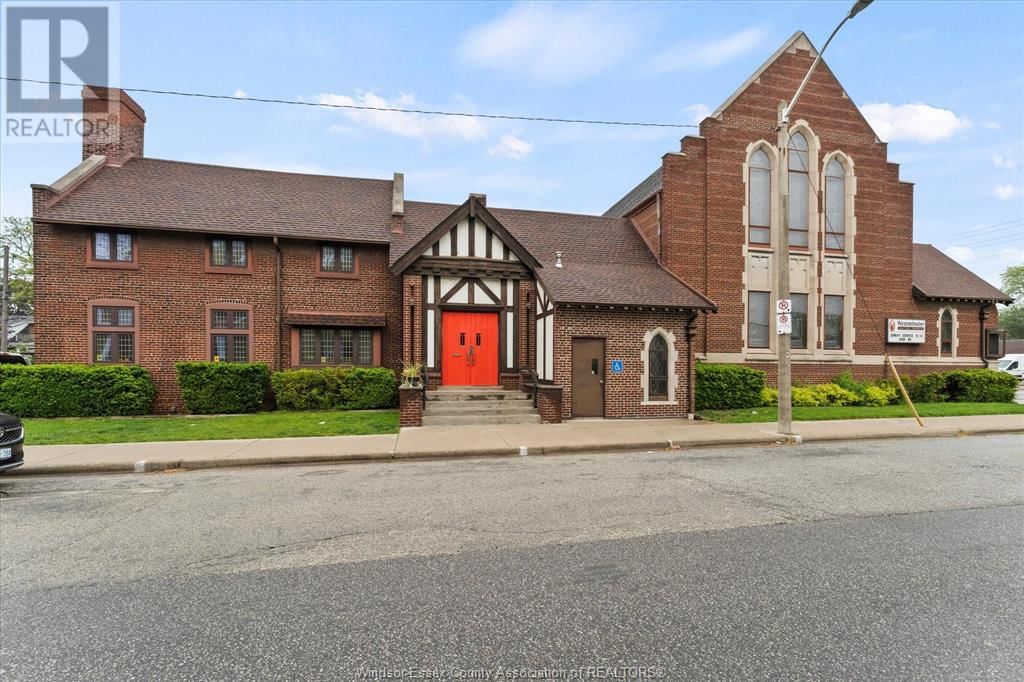 1680 DOUGALL AVENUE Image 1