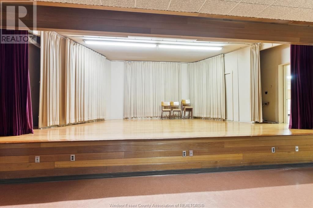 1680 DOUGALL AVENUE Image 28