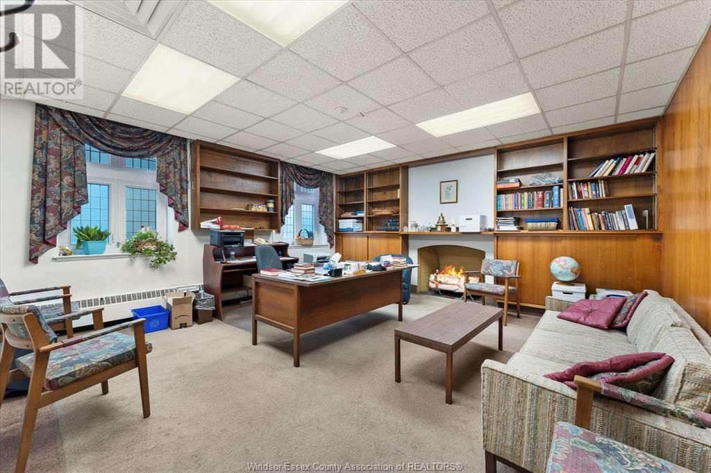 1680 DOUGALL AVENUE Image 7