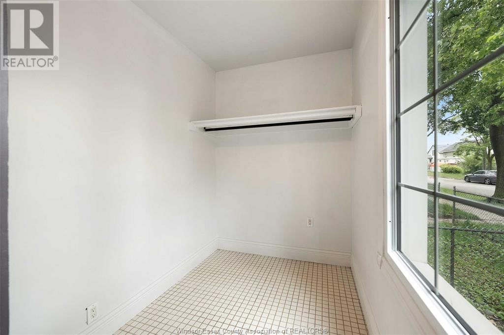 922 MAISONVILLE AVENUE Image 11