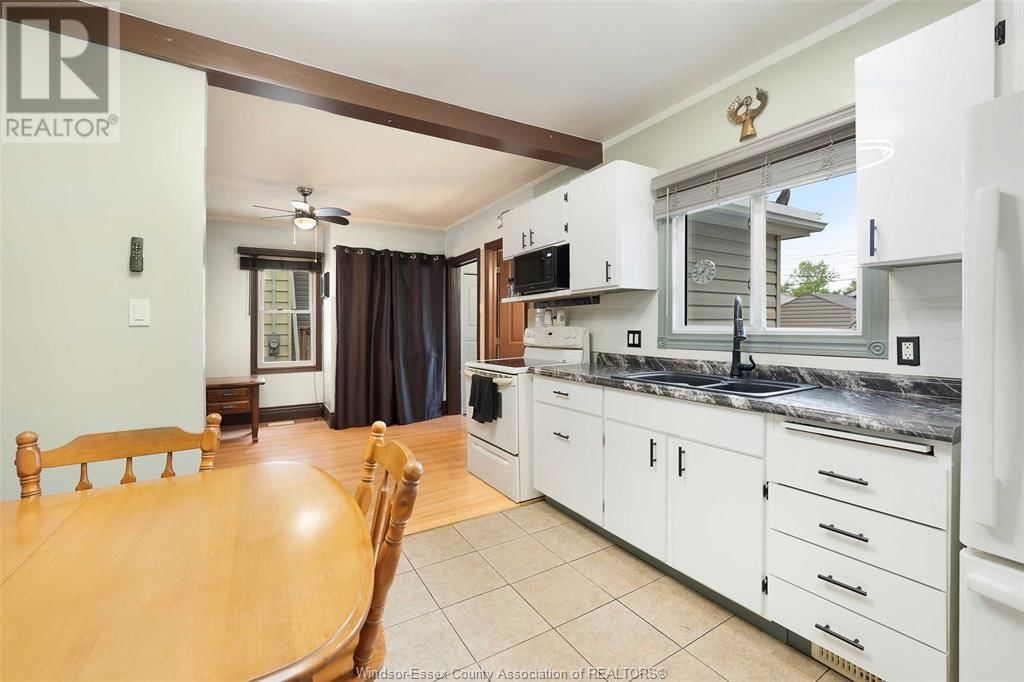922 MAISONVILLE AVENUE Image 8