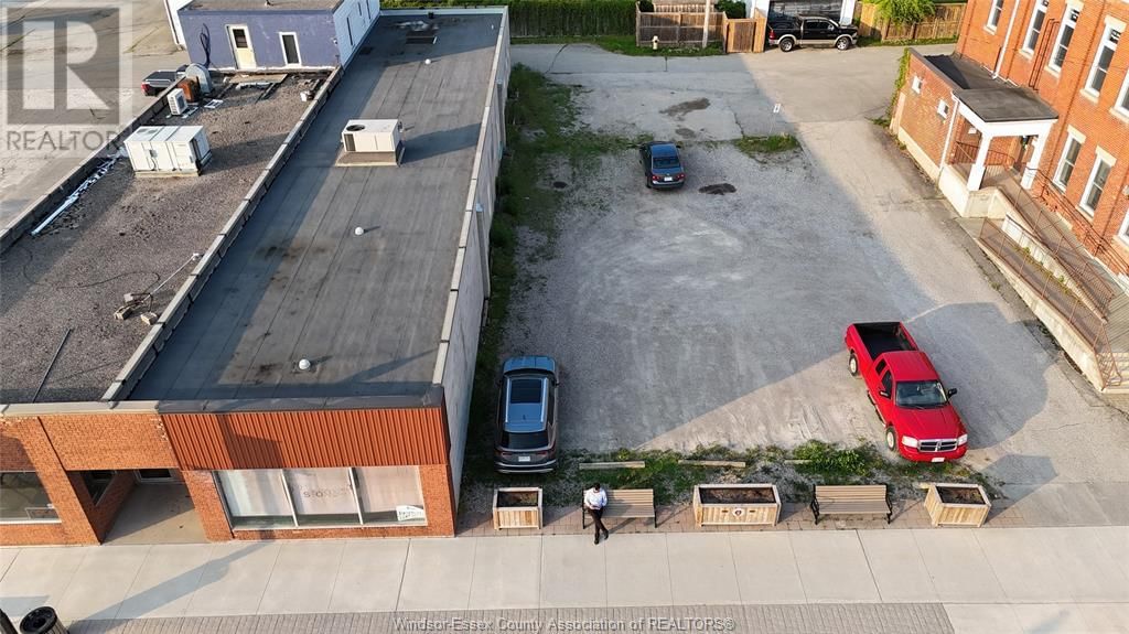 221 FURNIVAL ROAD Image 7