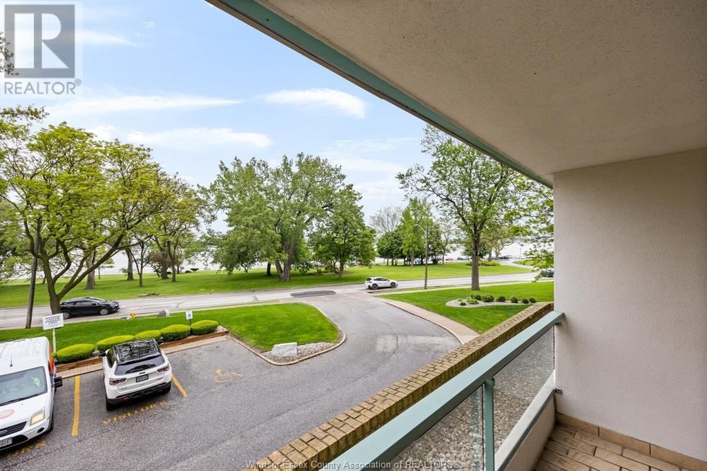 201 - 3601 RIVERSIDE DRIVE EAST Image 8