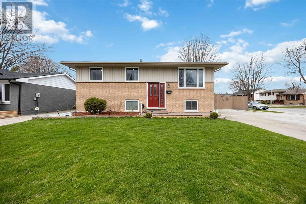 772 CARDIFF DRIVE Image 1