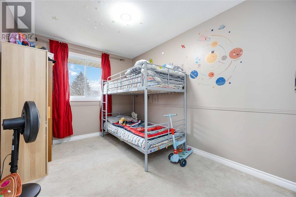 772 CARDIFF DRIVE Image 11