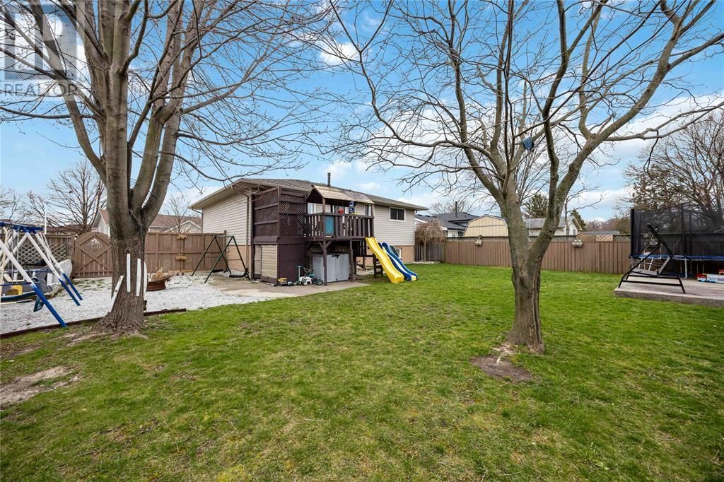 772 CARDIFF DRIVE Image 22