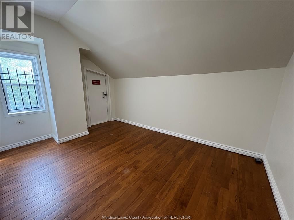 Suite A - 454 CRAWFORD AVENUE Image 12