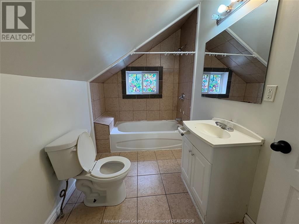 Suite A - 454 CRAWFORD AVENUE Image 15