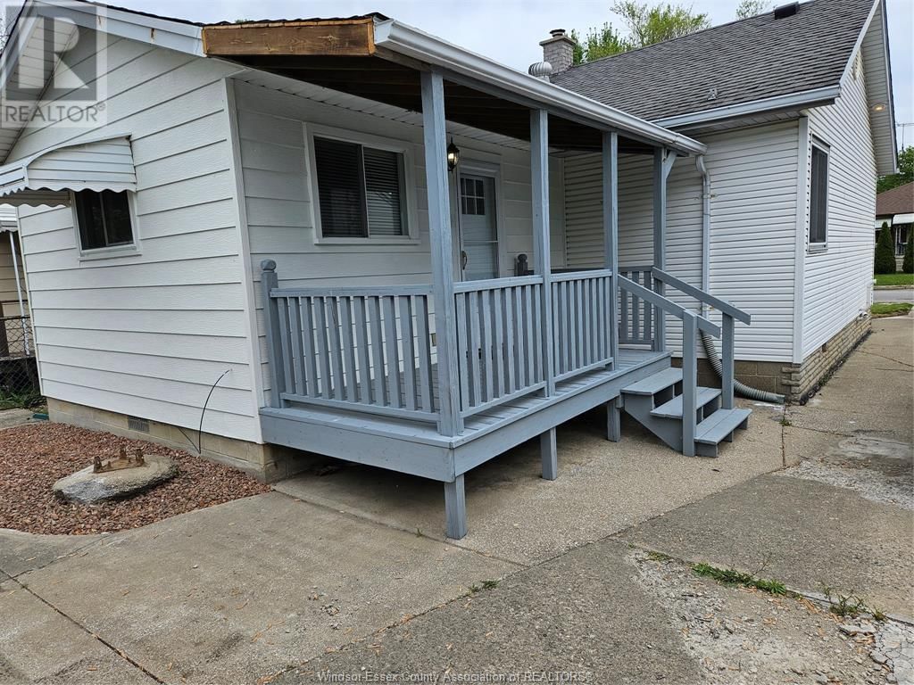 1709 CENTRAL Image 17